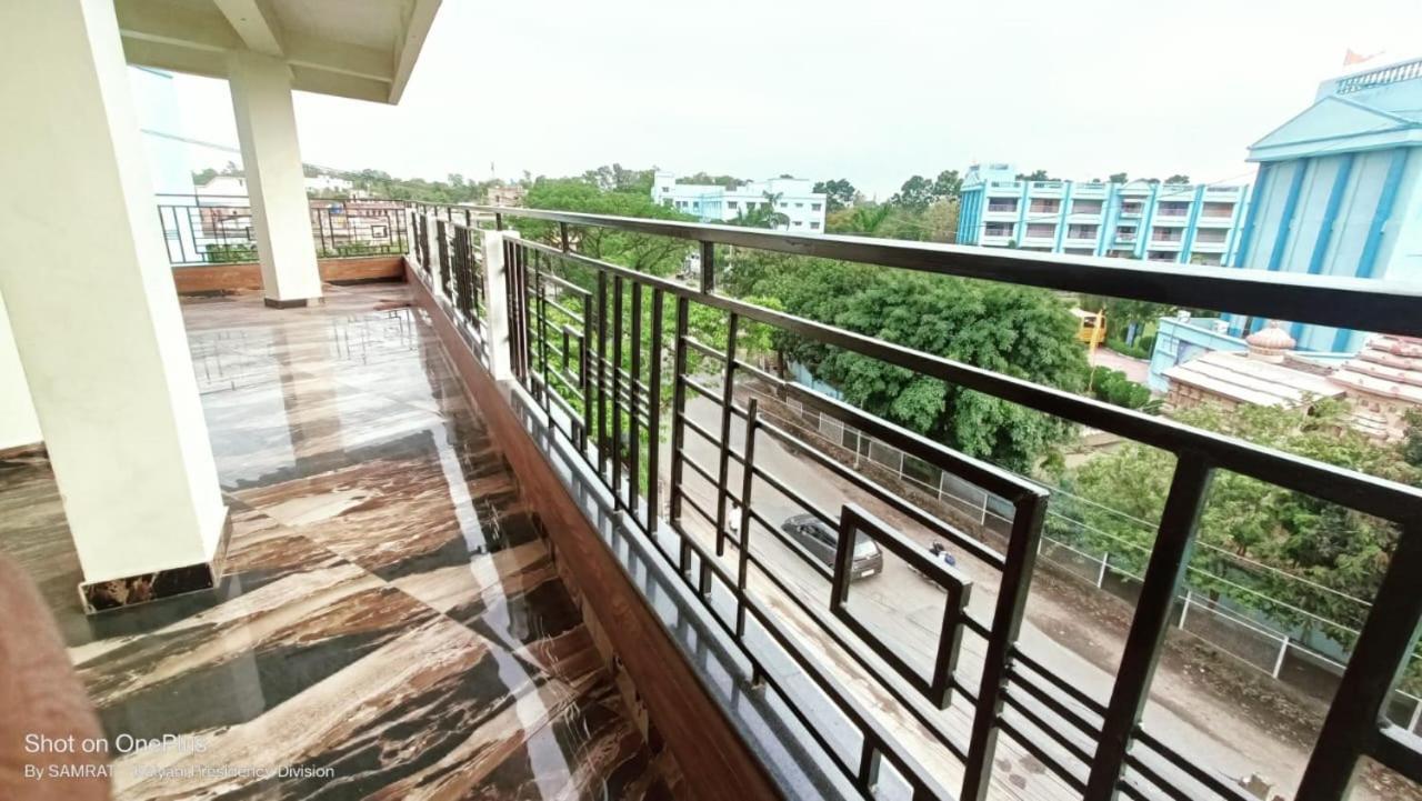 Trisplanet Hotel Kalyani Exterior photo
